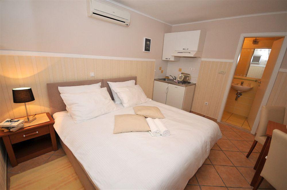 Apartments & Rooms Buble Trogir Buitenkant foto