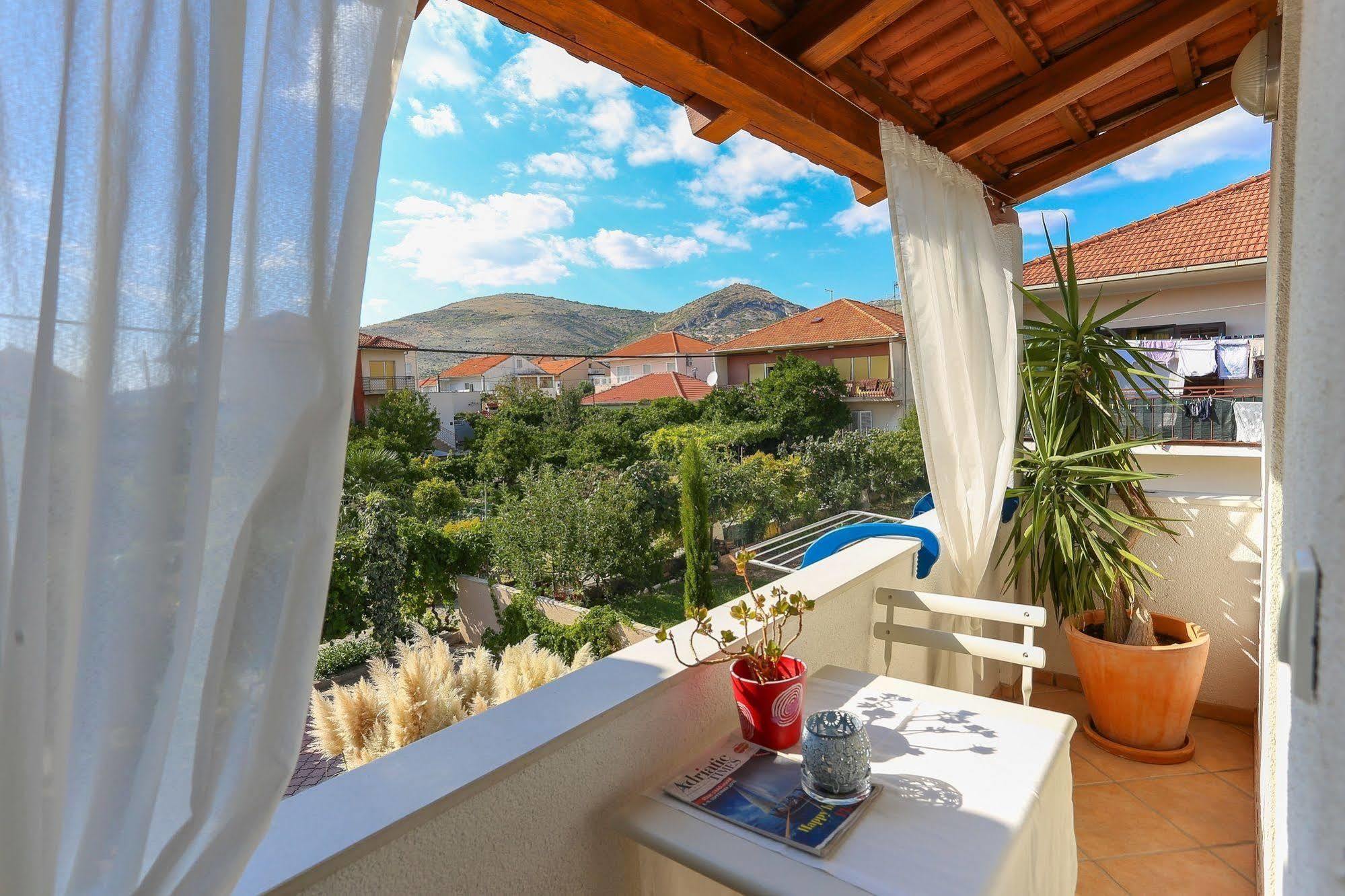 Apartments & Rooms Buble Trogir Buitenkant foto