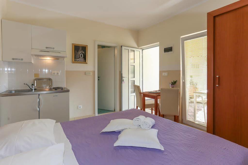 Apartments & Rooms Buble Trogir Buitenkant foto